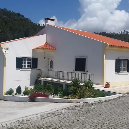 Pereiro Com Piscina Мафра